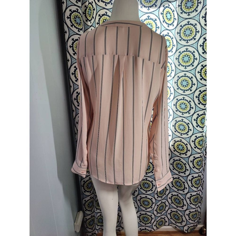 Express Blouse   - Picture 3 of 4